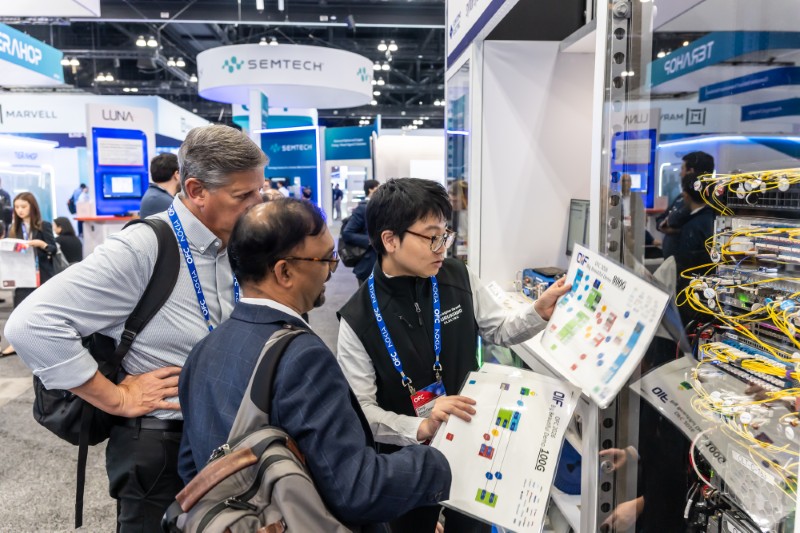 Mar-19_OFC_3138a-Exhibition