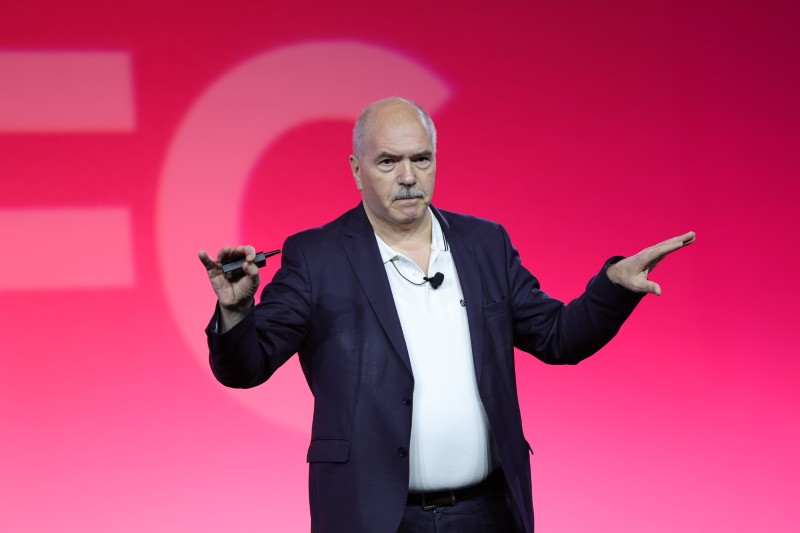 Plenary-Session-0590